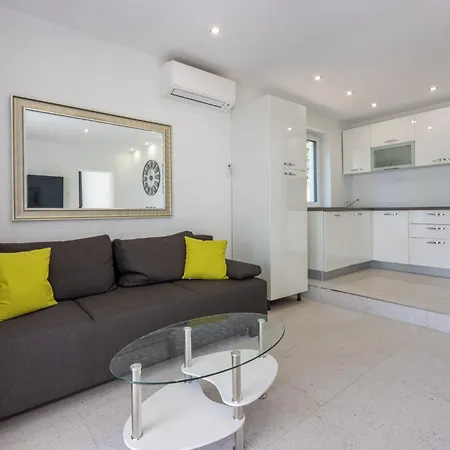 Linda Kucica 2 * 크리크베니카