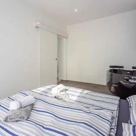 Linda Kucica 2 펜션