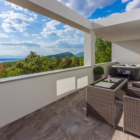 Linda Kucica 2 펜션 *