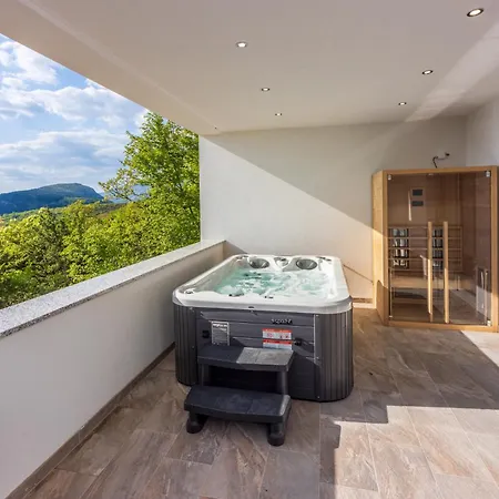 Linda Kucica 2 펜션 크리크베니카