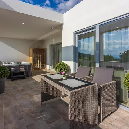 Linda Kucica 2 * 크리크베니카