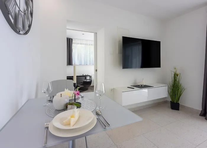 Linda Kucica 2 Hébergement de vacances *